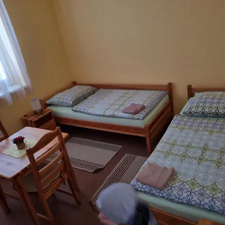 Penzion Oponice בית הארחה Oponice